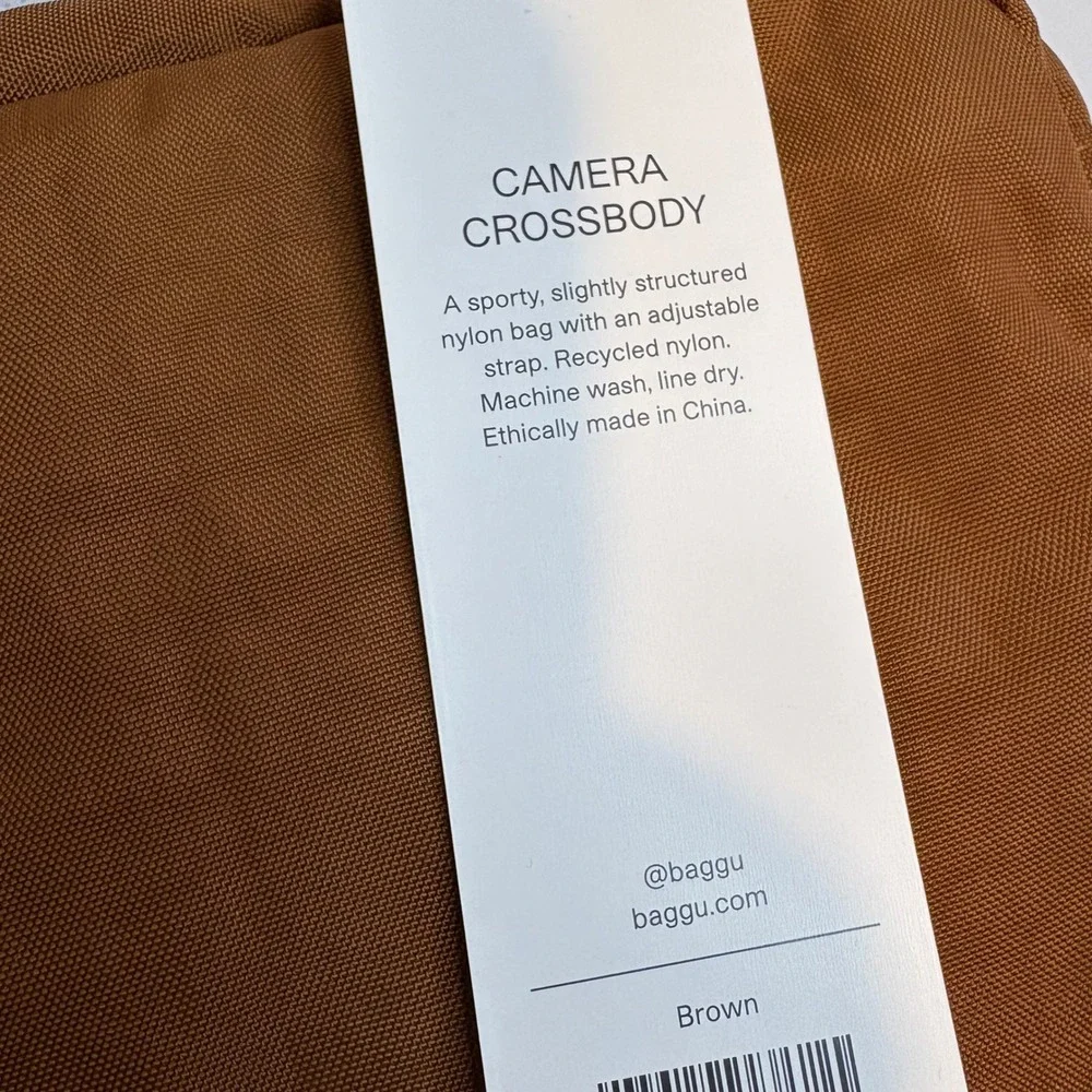 BAGGU camera crossbody